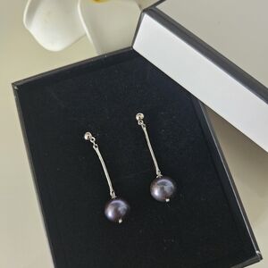 Elegant Black Pearl Drop Earrings